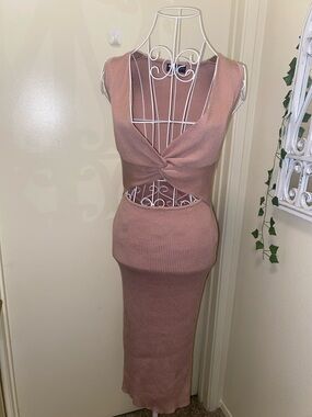 Sleeveless Twist Front High-Low Knit Dress in Mauve